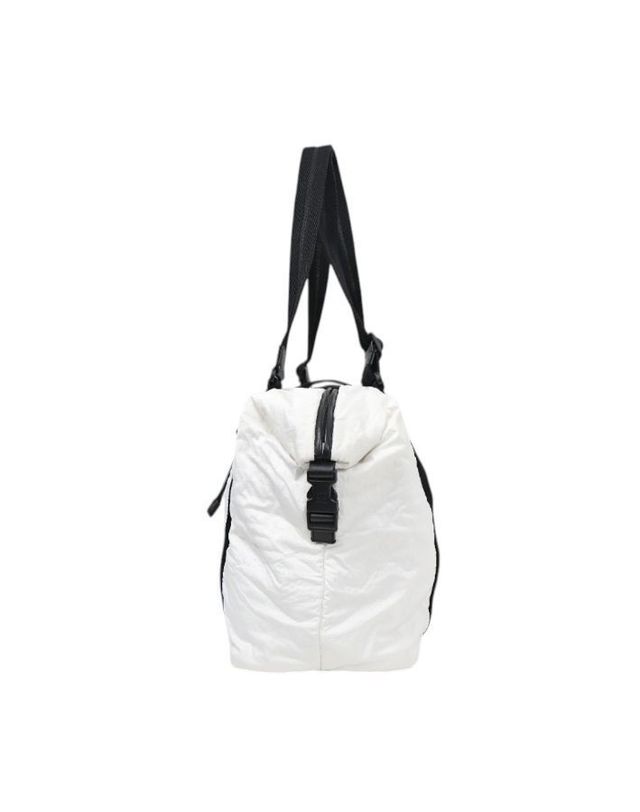 샤넬 [중고명품] [중고명품] 샤넬 화이트 스포츠 숄더백 사이즈 40cm 153856782 착용컷