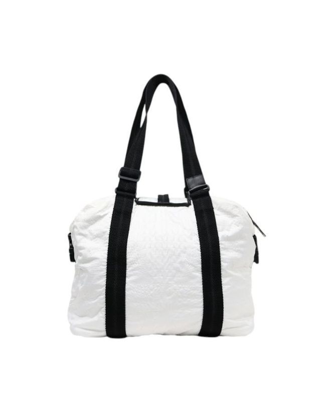 샤넬 [중고명품] [중고명품] 샤넬 화이트 스포츠 숄더백 사이즈 40cm 153856782 착용컷