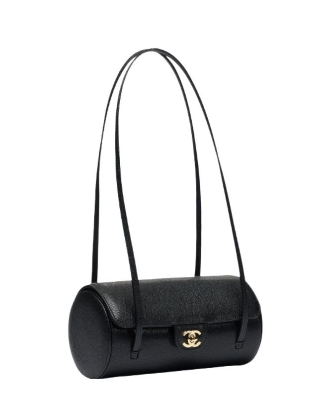 샤넬 [명품] 샤넬 원통백 미니 숄더백 블랙 베이지 150730503 착용컷