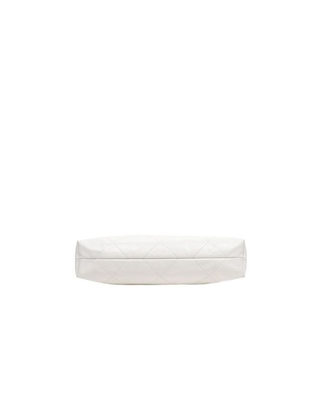 샤넬 [중고명품] [중고명품] 샤넬 화이트 이스트웨스트 백 사이즈 37cm 159405161 착용컷