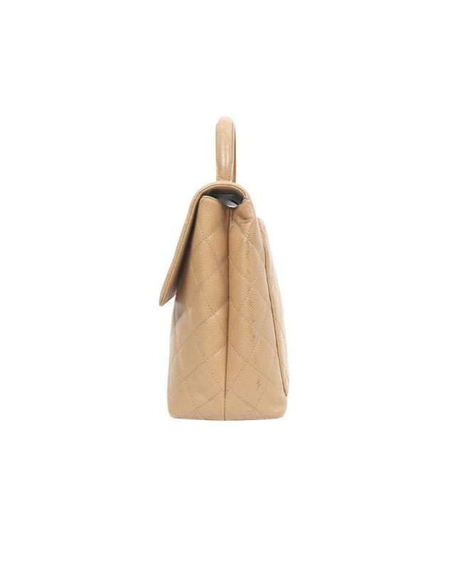 샤넬 [중고명품] [중고명품] 샤넬 베이지 캐비어 코코핸들 사이즈 29.5cm 160844348 착용컷