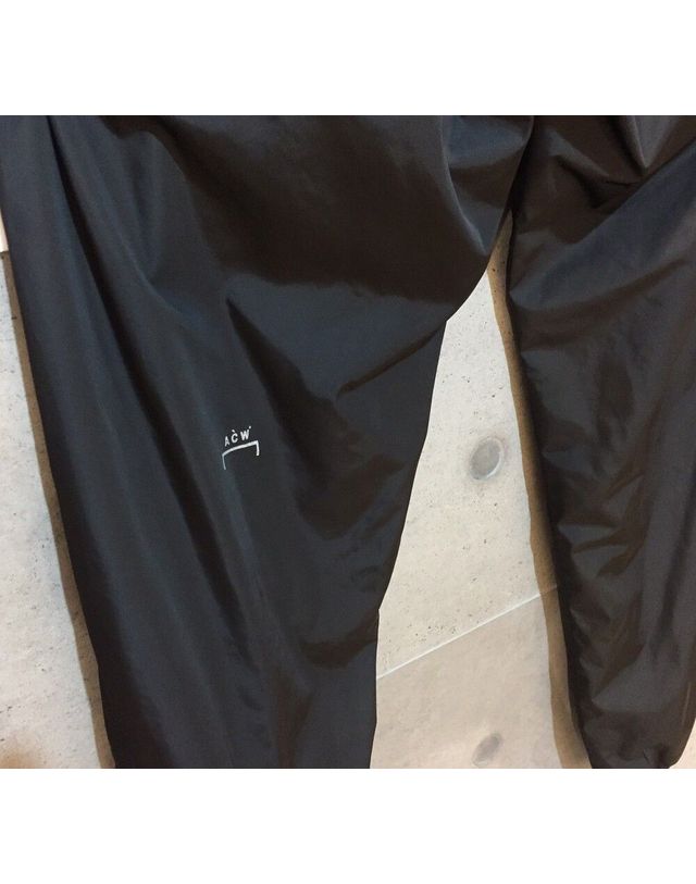 어콜드월 [중고명품] [중고명품] 어콜드월 오버록 블랙 트레이닝팬츠 사이즈 s 148409945 착용컷