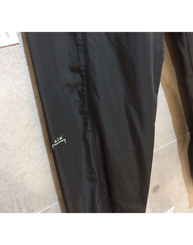 어콜드월 [중고명품] [중고명품] 어콜드월 오버록 블랙 트레이닝팬츠 사이즈 s 148409945 착용컷