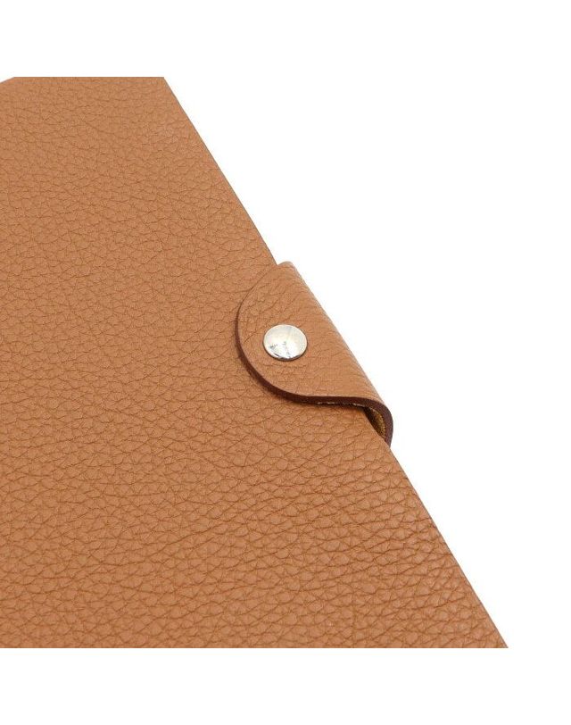 에르메스 [중고명품] [중고명품] 에르메스 골드 컬러 토고 노트 커버 가로 19CM / 세로 23CM 152900642 착용컷