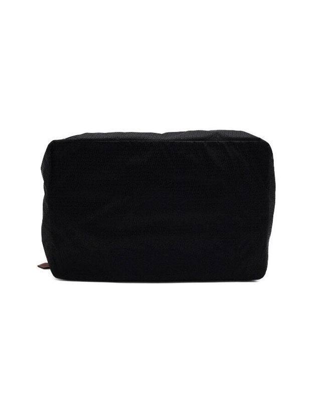 에르메스 [중고명품] [중고명품] 에르메스 블랙 실크 트래블 큐브MM 파우치백 가로 40cm 152316206 착용컷