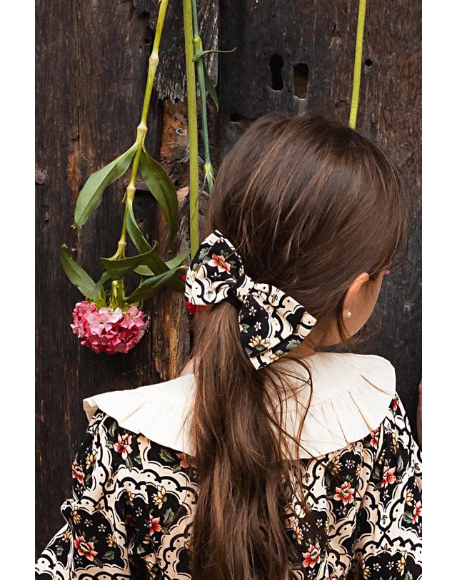 바챠 바챠 25FW 아동 헤어핀 Barette Hair Clip AW25PAPILL-LVLYPR 크림 착용컷