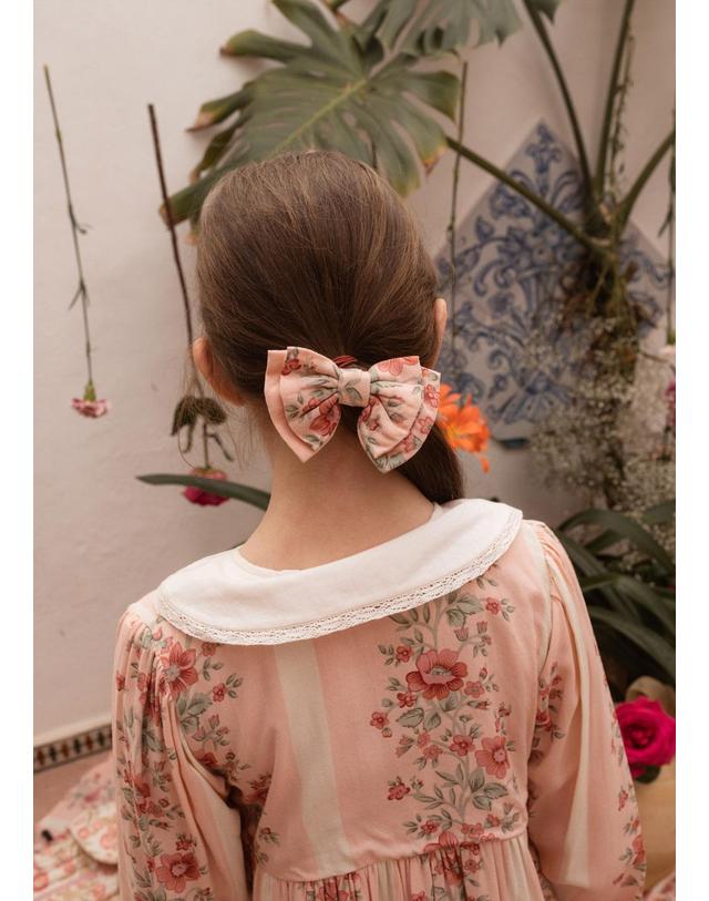 바챠 바챠 26FW 아동 헤어핀 Barette Hair Clip AW26PAPILL-DOUCDHIVPR 크림 착용컷