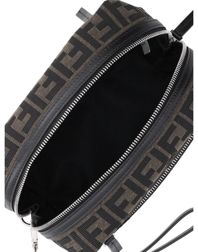 펜디 [해외직구][A94]펜디 8N0216B16FF1PR4 남성 지갑 미니백 FENDI FENDI Compact Beauty Case 착용컷
