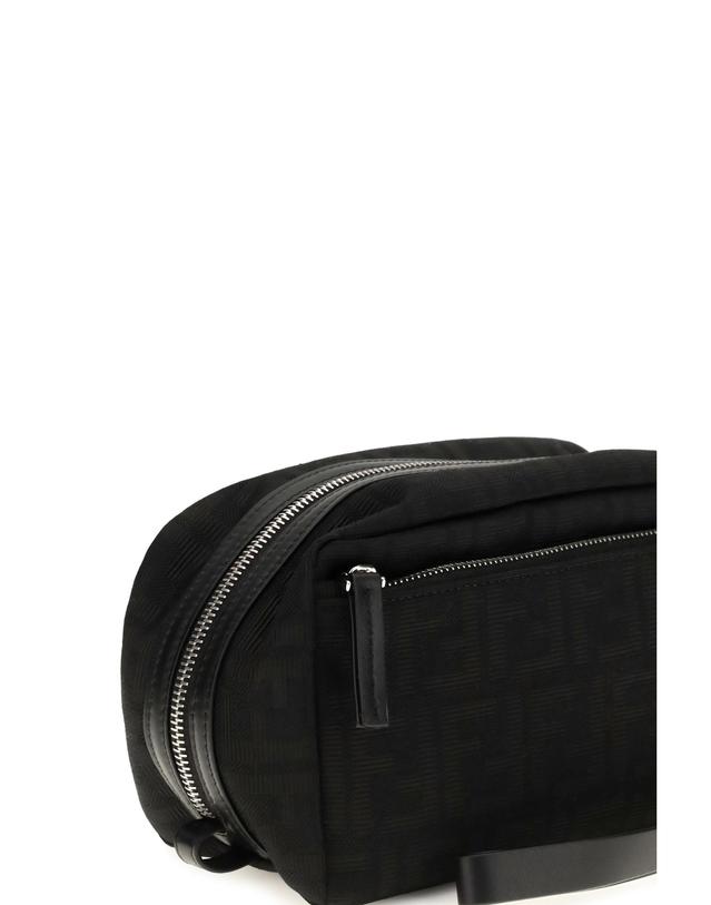 펜디 [해외직구][K68]펜디 8N0216B16F F0QA1 남성 파우치 뷰티케이스 FF Jacquard Beauty Case 착용컷