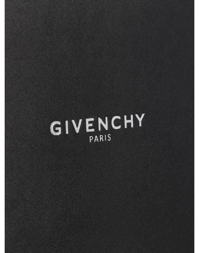 지방시 [해외직구][N85]지방시 BK60FXK21L 남성 클러치 파우치 가방 GIVENCHY Leather clutch bag with lettering logo on the front 착용컷
