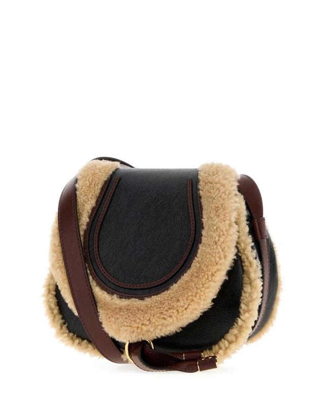 끌로에 [해외직구][X45]끌로에 CH26WS680T11 001 여성 크로스백 숄더백 미니백 탑핸들백 Black leather Marcie crossbody bag 착용컷
