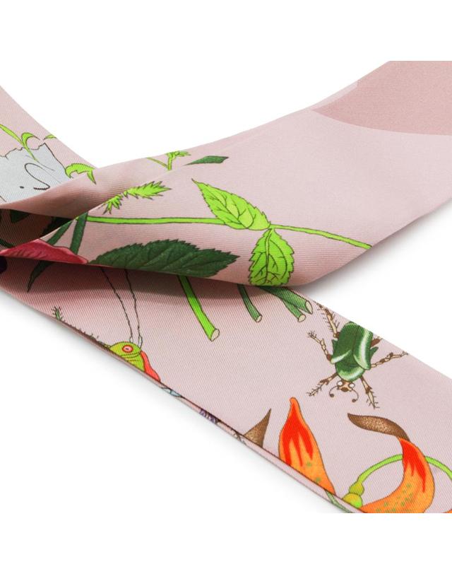 구찌 [해외직구][B47]구찌 8251213G0015472 여성 머플러 스카프 방도 WHITE AND PINK SILK SCARF 착용컷