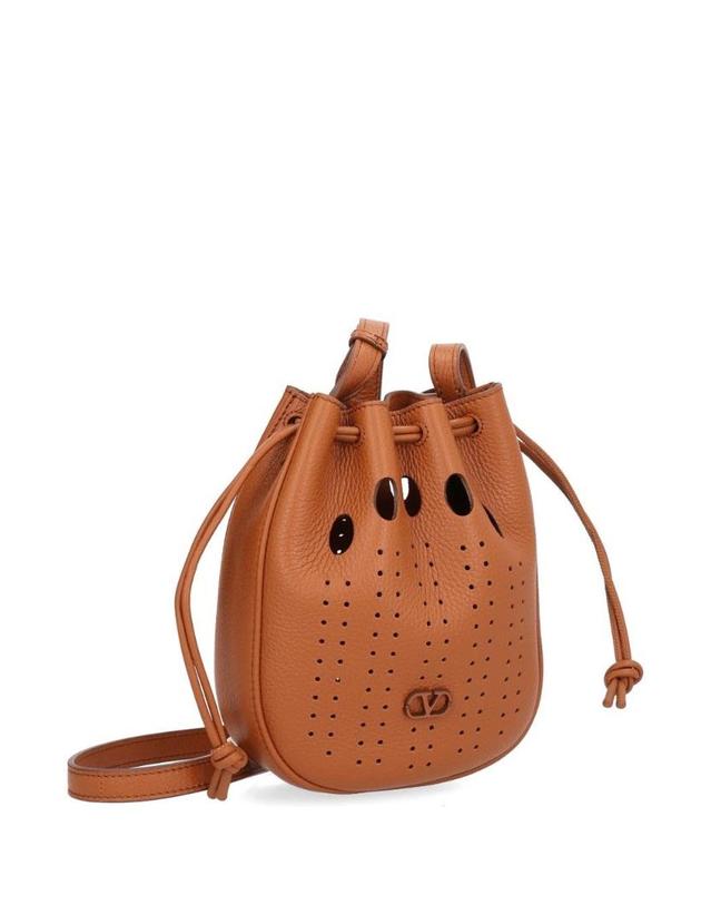 발렌티노 가라바니 [해외직구][A94]valentino 9Y2P0BA3EGL0CR 공용 토트백 탑핸들백 valentino valentino Medium Bucket Bag 착용컷
