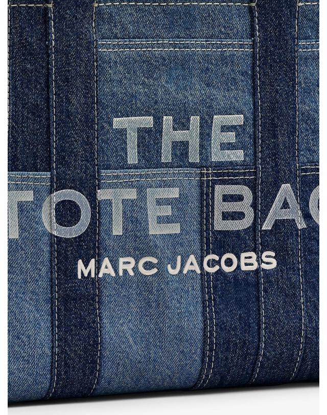 마크 제이콥스 [해외직구][N85]마크제이콥스 H017M06FA21 여성 크로스백 숄더백 쇼퍼백 MARC JACOBS The denim Medium handbag with front logo print 착용컷