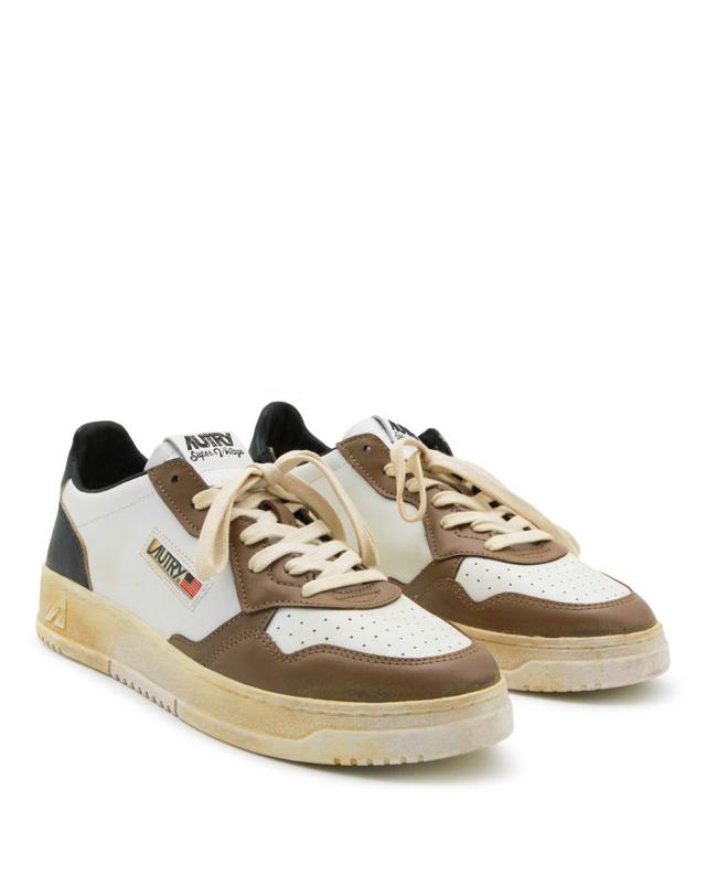 오트리 [해외직구][B47]오트리 AVLMSV60 남성 로우탑 스니커즈 WHITE BLACK AND BROWN LEATHER SUPER VINTAGE SNEAKERS 착용컷