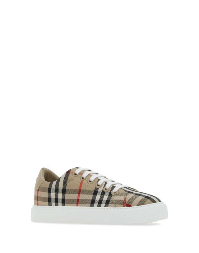 버버리 [해외직구][X45]버버리 8049777 A7026 여성 스니커즈 단화 운동화 로우탑 하이탑 Embroidered canvas sneakers 착용컷