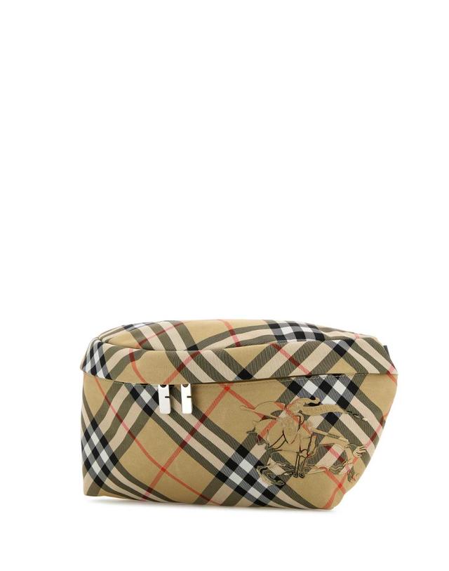 버버리 [해외직구][X45]버버리 8091780 A2021 남성 힙색 벨트백 범백 Embroidered fabric Check belt bag 착용컷