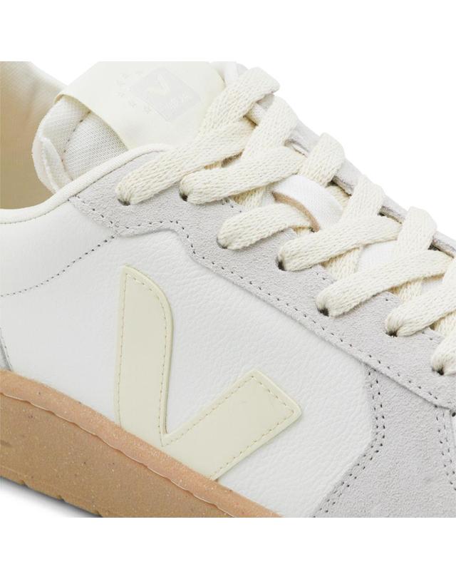 베자 [해외직구][Q11]베자 VE3320942B 남성 스니커즈 WHITE AND BEIGE LEATHER V 82 SNEAKERS 착용컷