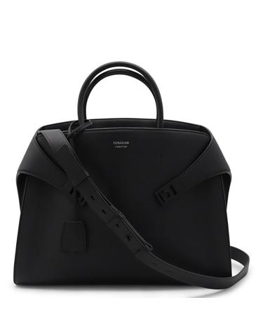 [해외직구][B47]FERRAGAMO 779072241683001 남성 토트백 가방 BLACK LEATHER HUG SHOULDER BAG