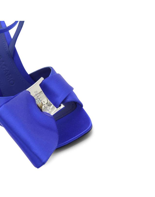 페라가모 [해외직구][S27]FERRAGAMO 76304301F808004 여성 샌들 플립플랍 조리 슬리퍼 슈즈 블로퍼 로퍼 뮬 ELECTRIC BLUE SATIN HELENA PUMPS 착용컷