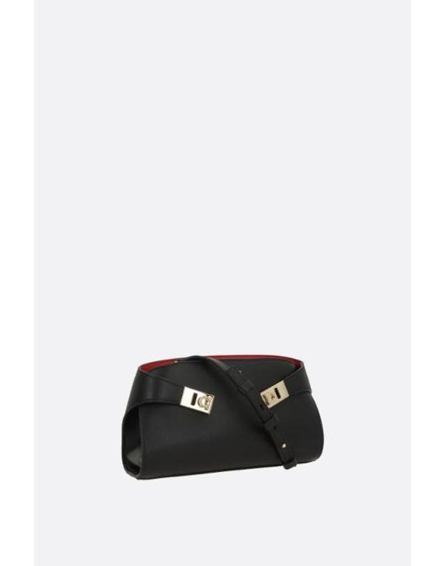 페라가모 [해외직구][E32]FERRAGAMO 774628 여성 크로스백 숄더백 가방 슬링백 범백 벨트백 폰홀더 FERRAGAMO Hug mini crossbody bag in smooth leather 착용컷
