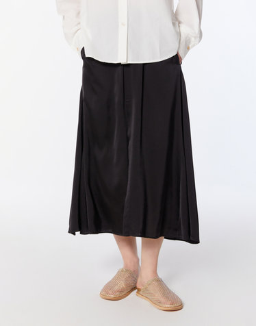 [FORTE FORTE] 블랙 단색 실크혼방 밴딩스커트