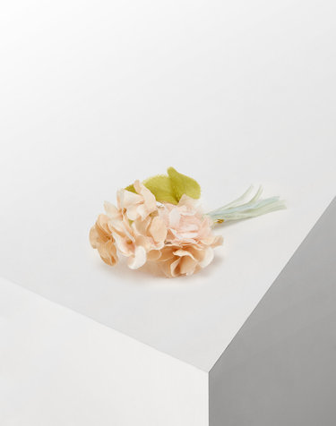 밝은 핑크 주얼리 기타