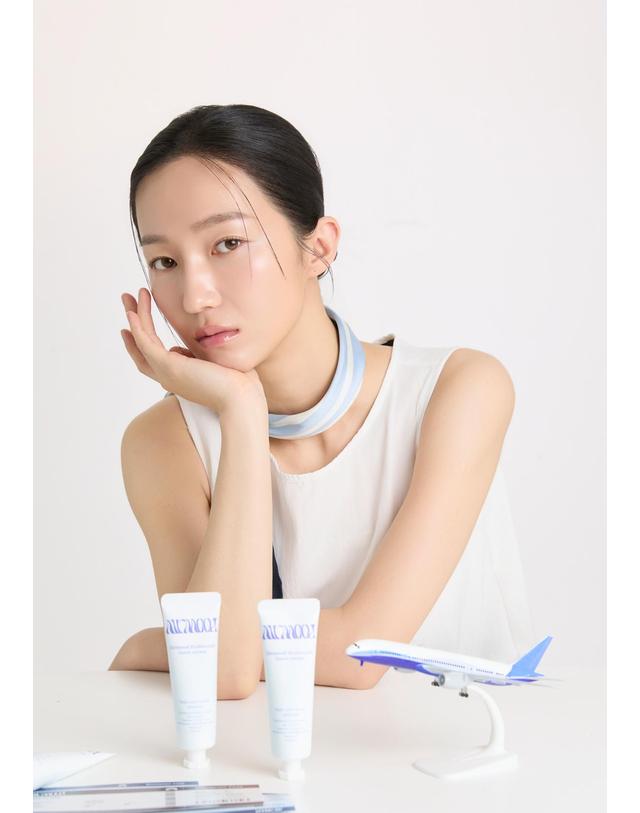 에어무드 [승무원화장품 에어무드] 히알루로닉 스노우 크림 착용컷