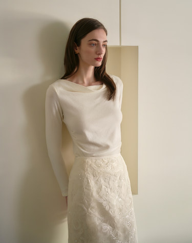 DRAPE SHIRRING TEE IVORY 드레이프 셔링티 아이보리