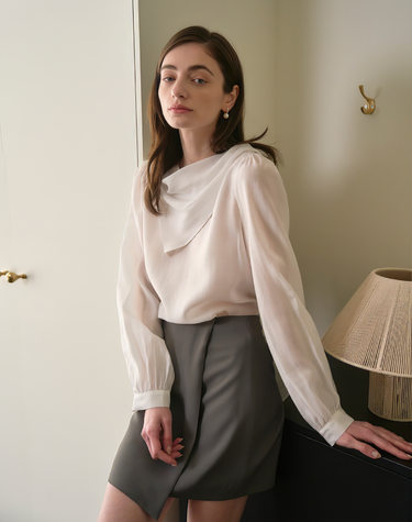 [44-77]SCARF BLOUSE IVORY 스카프 블라우스 아이보리