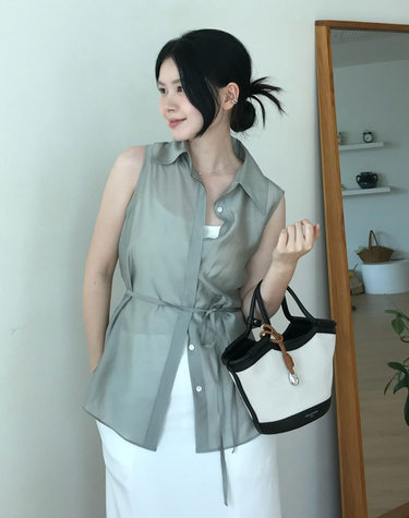 COLLAR SLEEVELESS BLOUSE GREEN 카라 슬리브리스 블라우스 그린