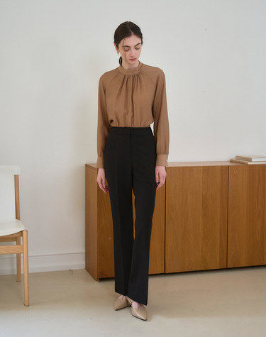 SEMI BOOT CUT SLACKS BLACK 세미 부츠 컷 슬랙스 블랙