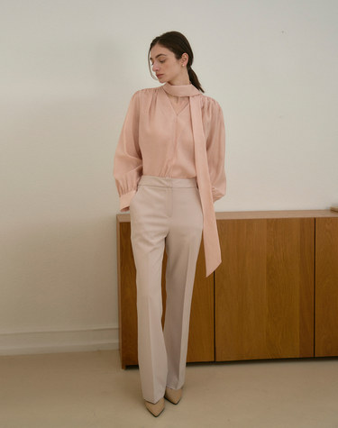 SEMI BOOT CUT SLACKS BEIGE  세미 부츠 컷 슬랙스 베이지