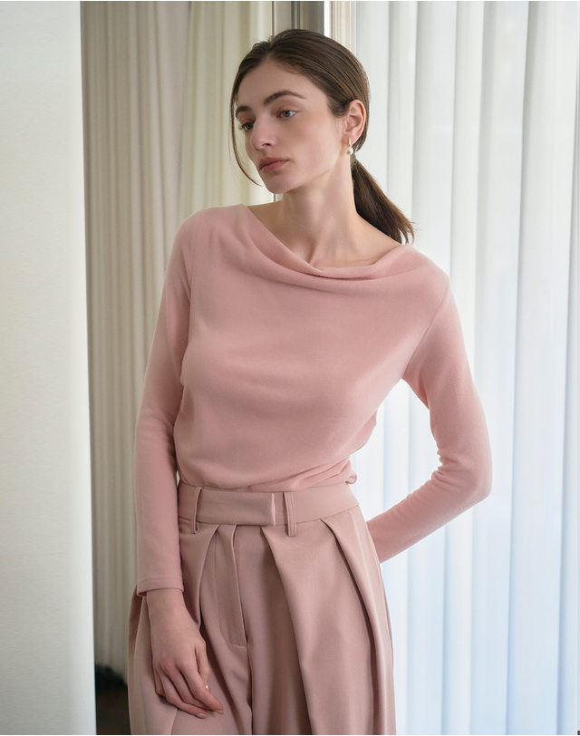 지에마르 DRAPE SHIRRING TEE PINK 드레이프 셔링티 핑크 착용컷