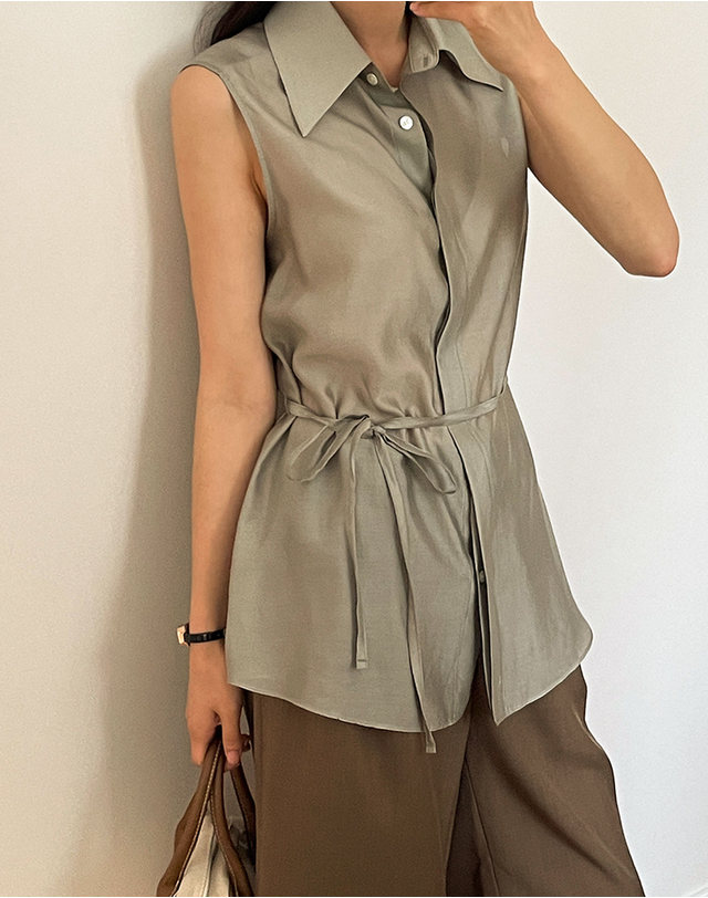 지에마르 COLLAR SLEEVELESS BLOUSE GREEN 카라 슬리브리스 블라우스 그린 착용컷