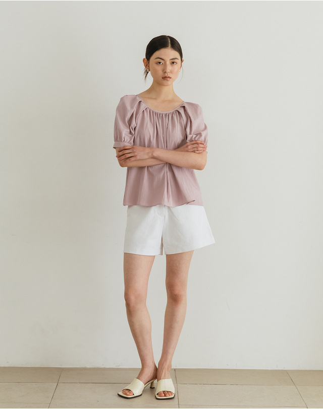 지에마르 [44-77]BACK STRAP SHIRRING BLOUSE LIGHT PURPLE 백 스트랩 셔링 블라우스 라이트퍼플 착용컷