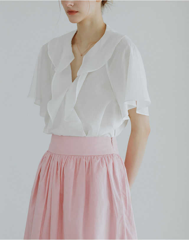 지에마르 셔링 블라우스 그린 SHIRRING BLOUSE GREEN 착용컷