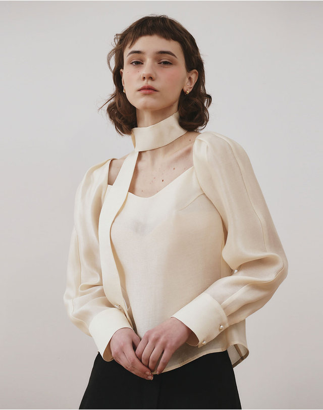 지에마르 LOVE SCARF BLOUSE IVORY 착용컷
