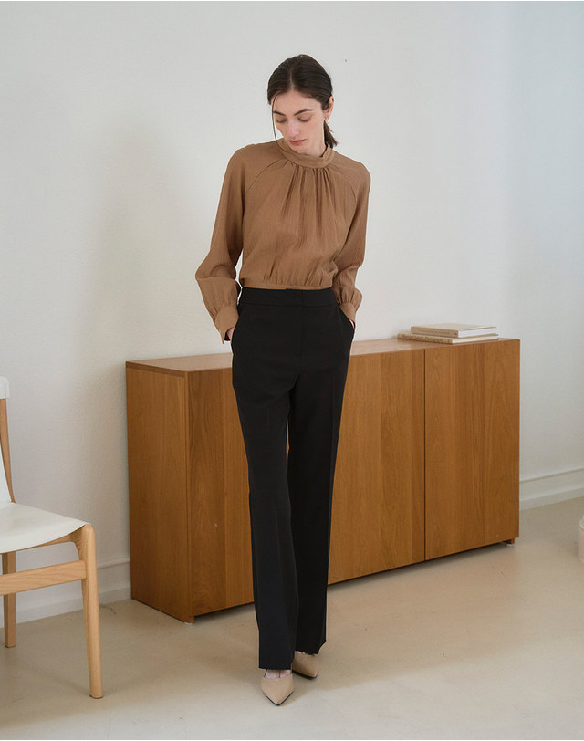 지에마르 SEMI BOOT CUT SLACKS BLACK 세미 부츠 컷 슬랙스 블랙 착용컷