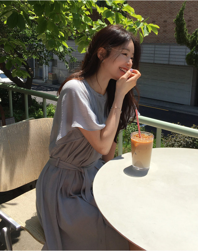 지에마르 섬머 롱 드레스 스카이블루 SUMMER LONG DRESS SKY BLUE 착용컷