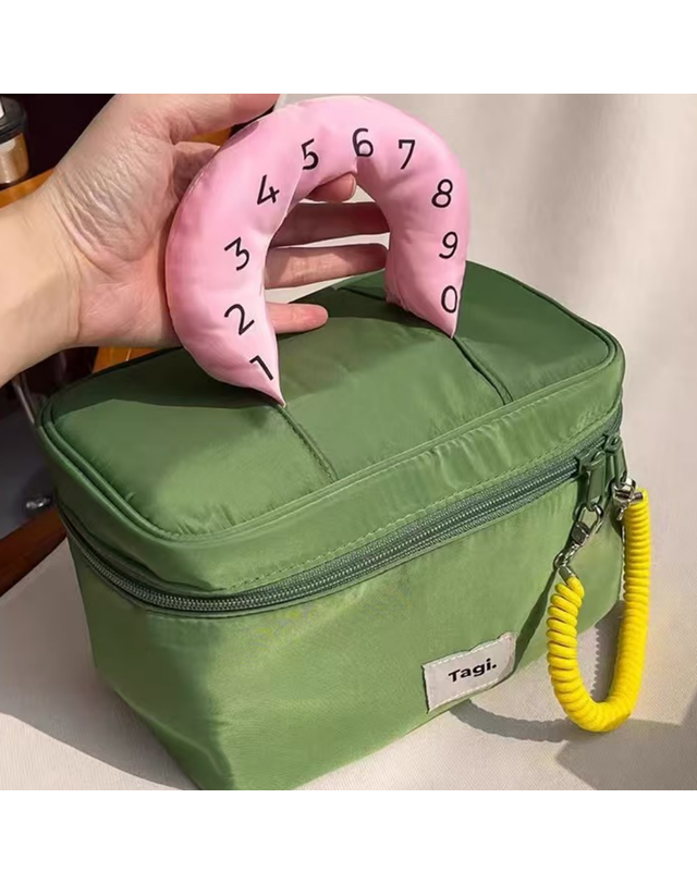 딜라이트홈 버블 화장품 파우치/다용도 가방(4colors) 착용컷