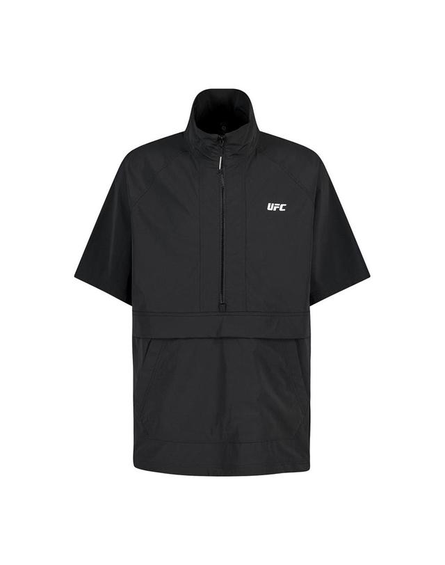 유에프씨스포츠 [UFC] 베이직 오버핏 반팔 아노락 자켓 블랙 U4JKV2317BK 착용컷