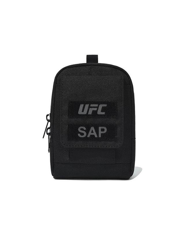 유에프씨스포츠 [UFC] X SAP 스몰 파우치 블랙 U2SBV2309BK 착용컷