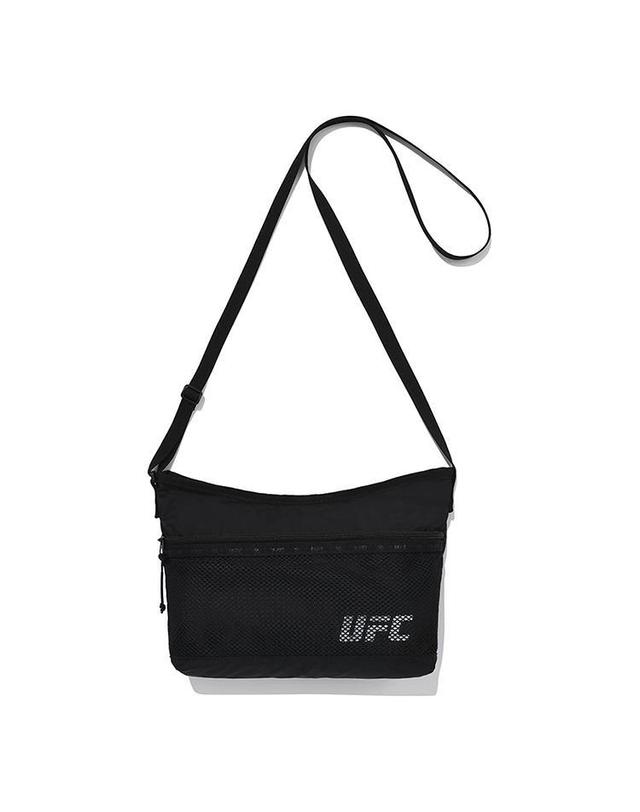 유에프씨스포츠 [UFC] 메쉬 포켓 사코슈 블랙 U4SBV2303BK 착용컷