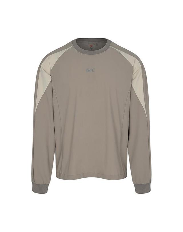 유에프씨스포츠 [UFC] 볼트 릴렉스핏 맨투맨 애쉬카키 U4SWV3107AK 착용컷