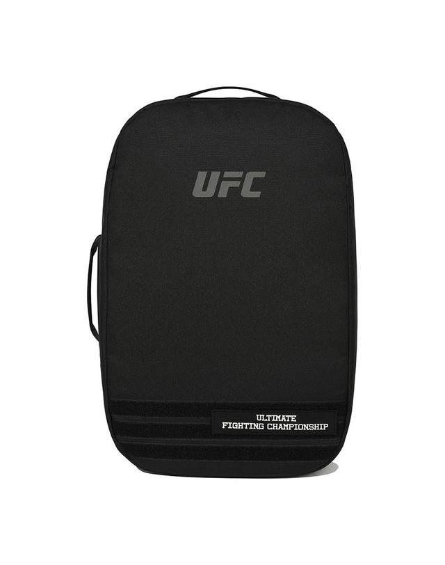 유에프씨스포츠 [UFC] 프라임 캐리어백 40L 블랙 U4BPV3302BK 착용컷