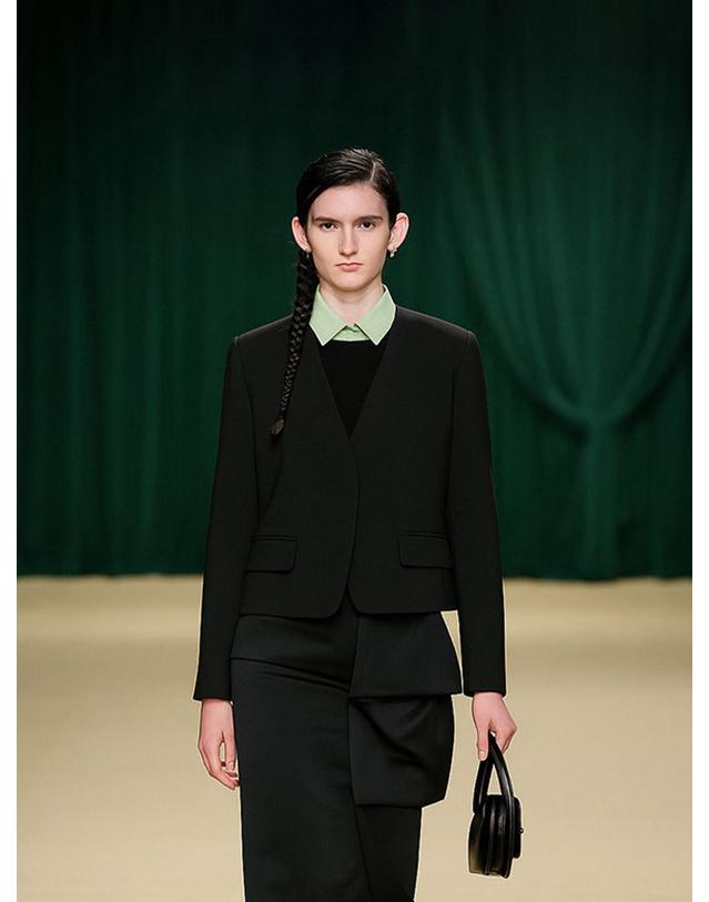 로르서울 모던 노카라 트위드 자켓_FVJK250902 착용컷