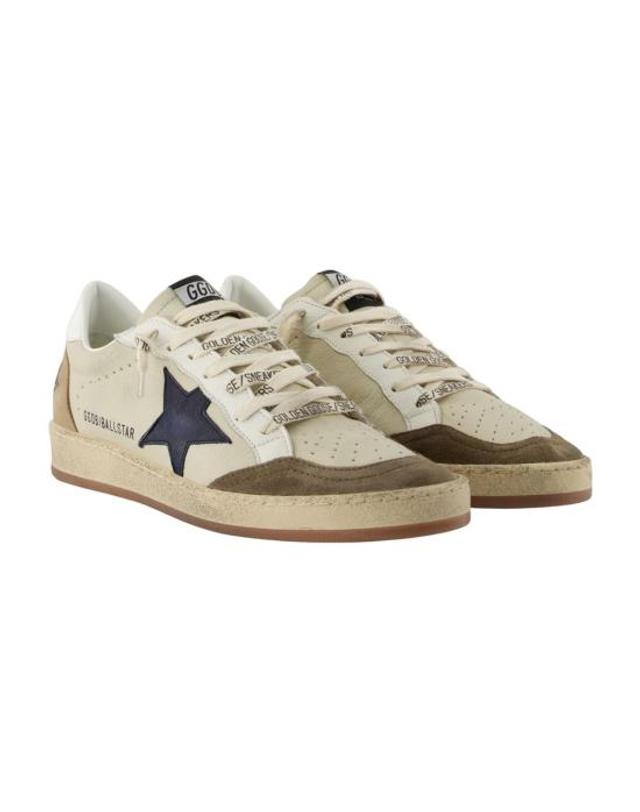 골든구스 [해외직구] 26FW 골든구스 볼 스타 스웨이드 스니커즈 GMF00117F008722 83406 CREAM WHITE LIGHT GREY MARBLE BLUE 착용컷
