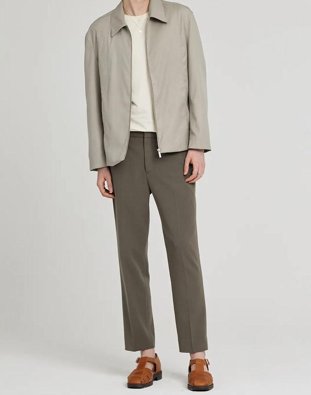 가먼트레이블 [가먼트레이블] 남성 Banding Zipper Tapered Slacks - Khaki Brown (GBFMSLT102-W) 착용컷