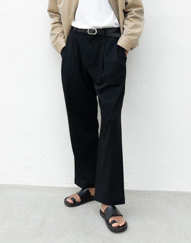 비얼디드키드 [비얼디드키드] 남성 BANDING REGULAR SILHOUETTE PANTS BLACK (B22FWMP06BKA1-W) 착용컷